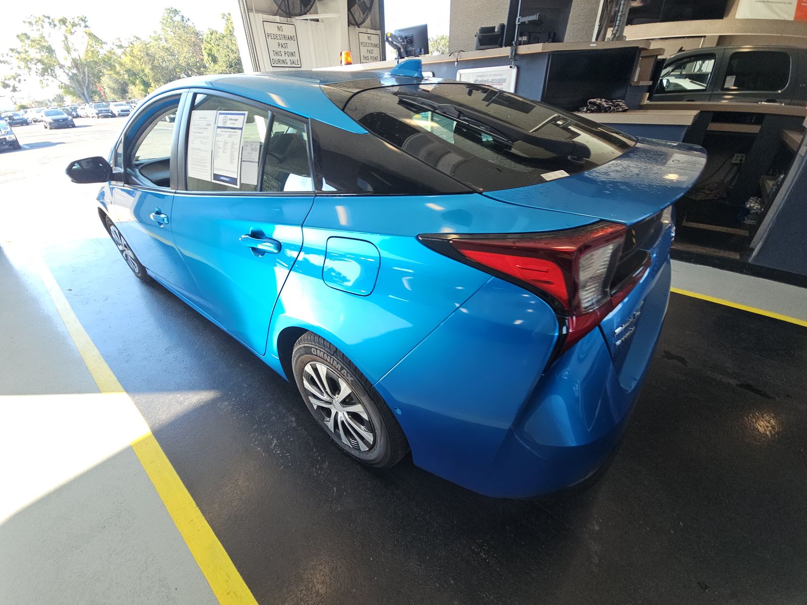 2022 Toyota Prius LE AWD