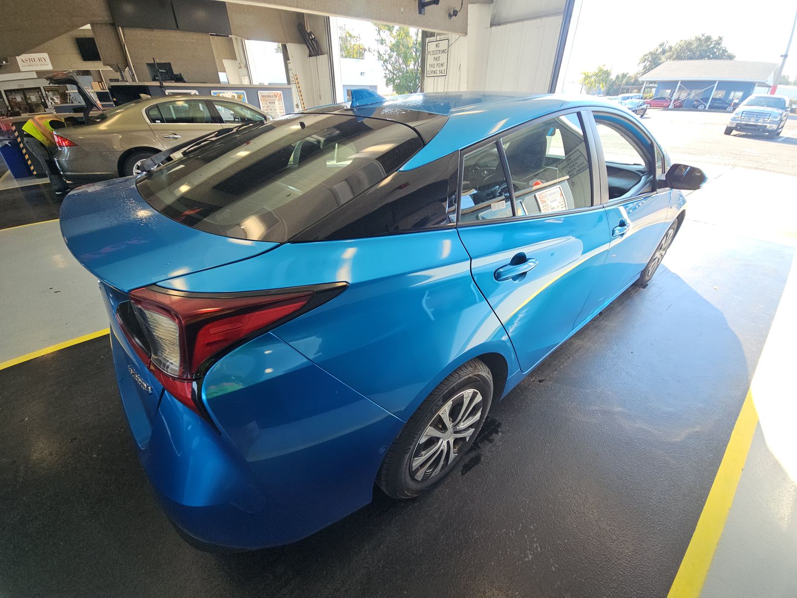 2022 Toyota Prius LE AWD