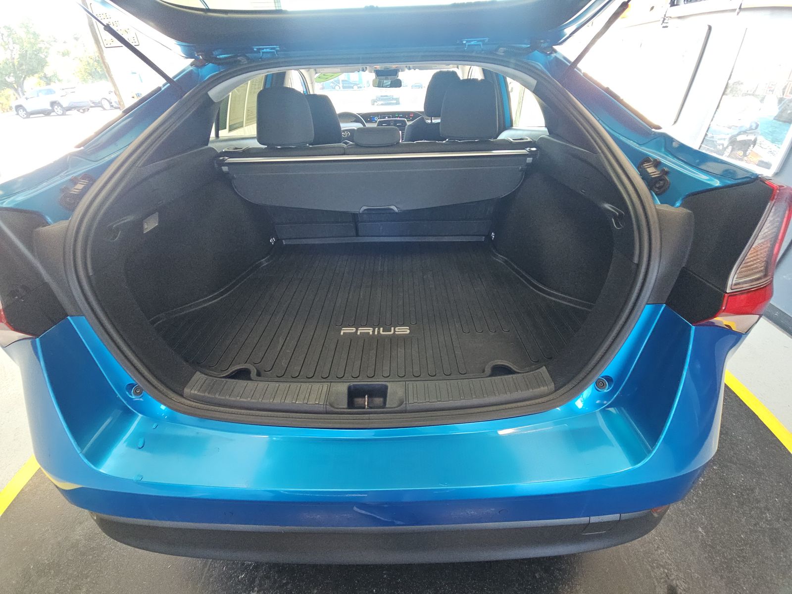 2022 Toyota Prius LE AWD