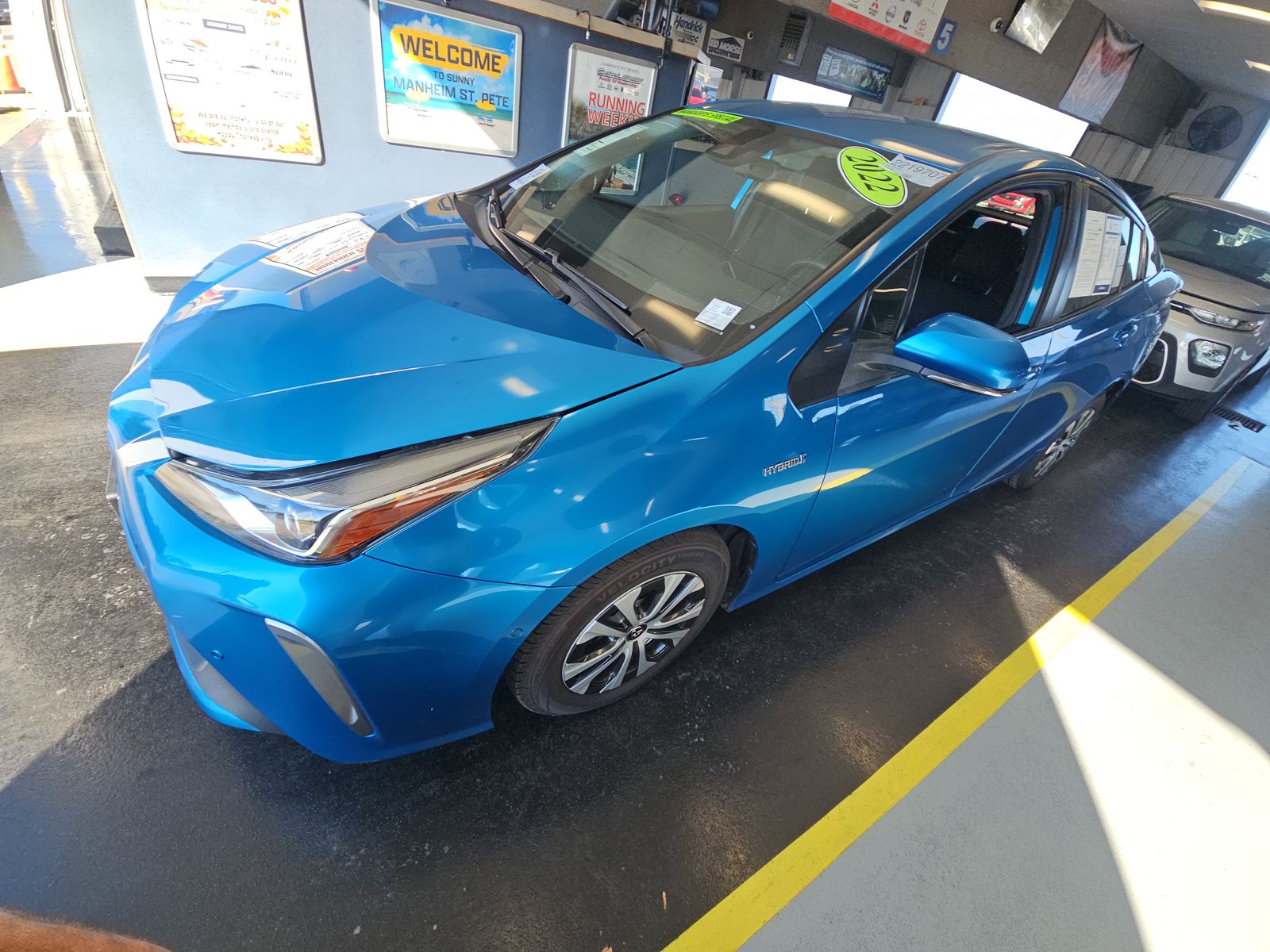 2022 Toyota Prius LE AWD