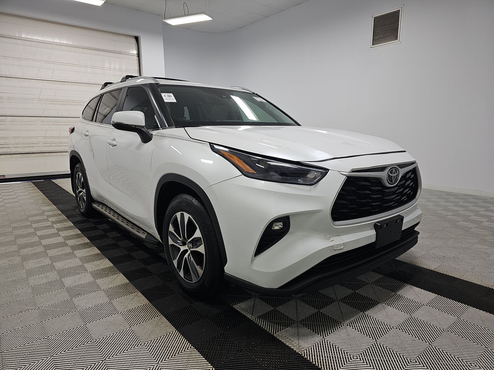 2023 Toyota Highlander XLE FWD