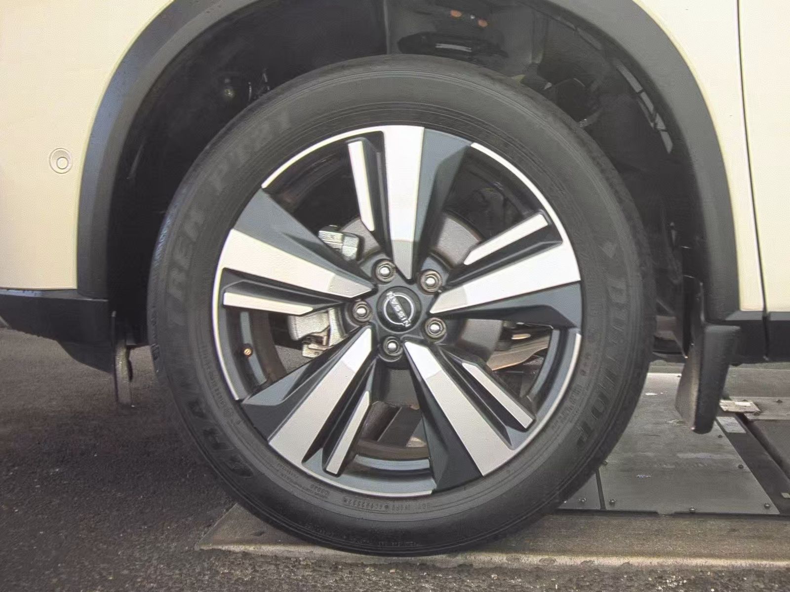 2023 Nissan Rogue Platinum FWD