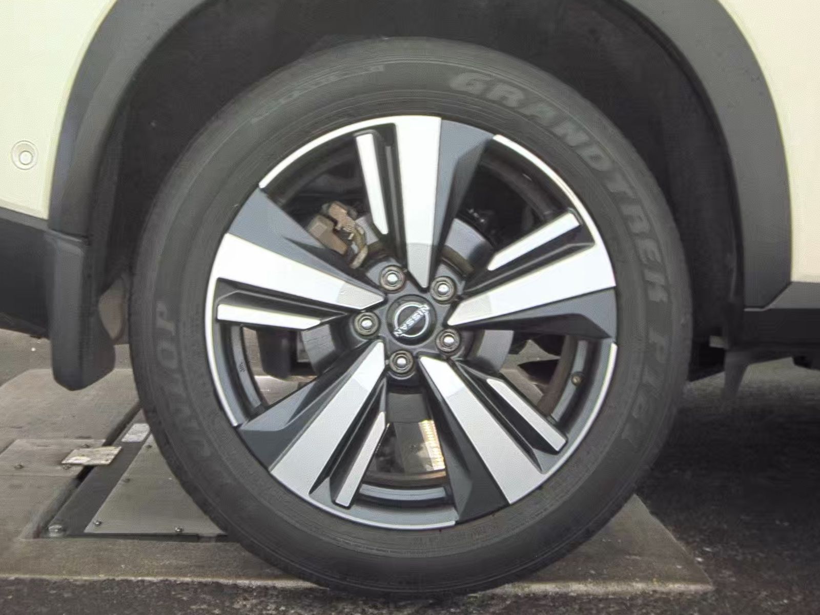 2023 Nissan Rogue Platinum FWD