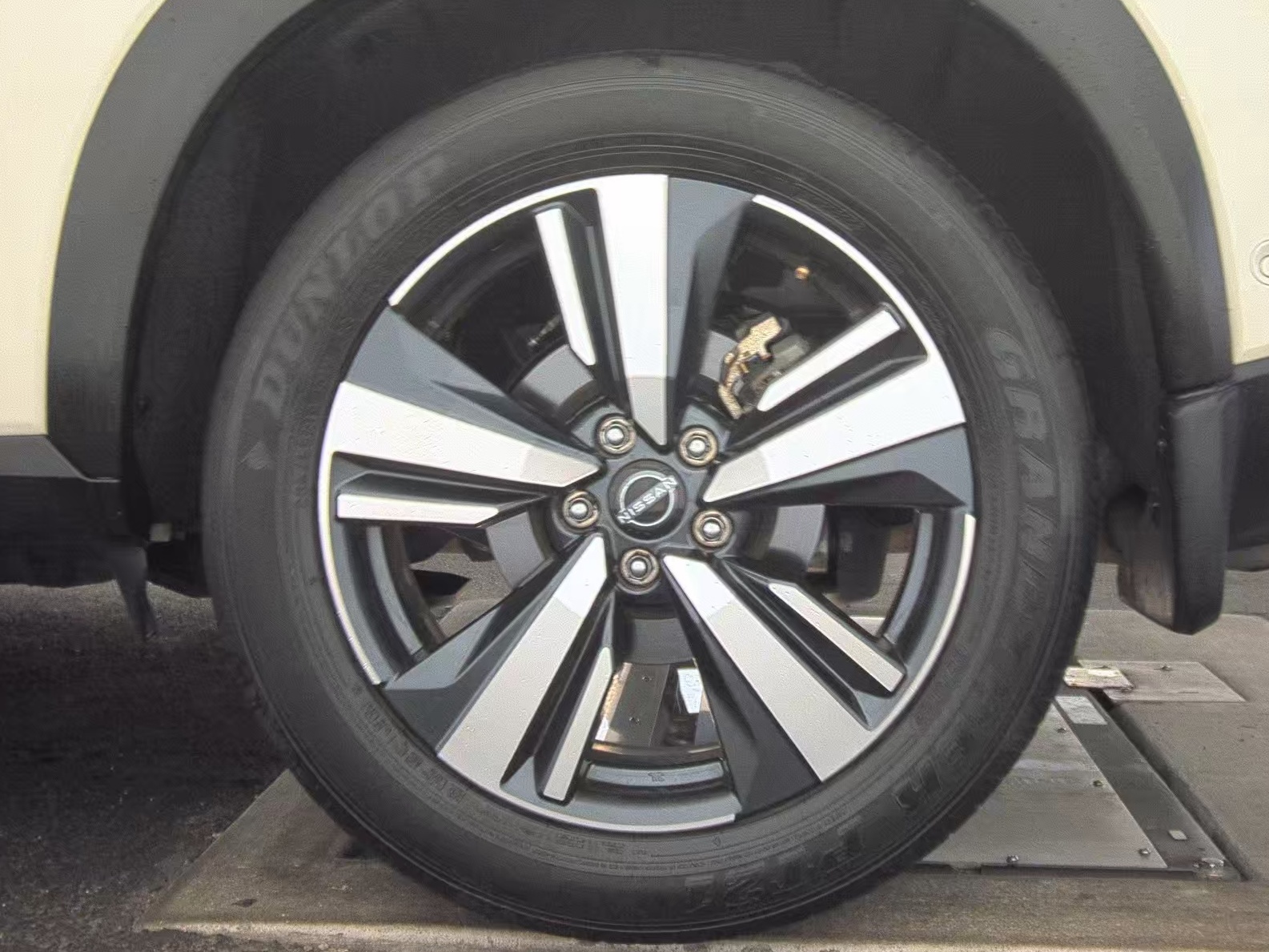 2023 Nissan Rogue Platinum FWD