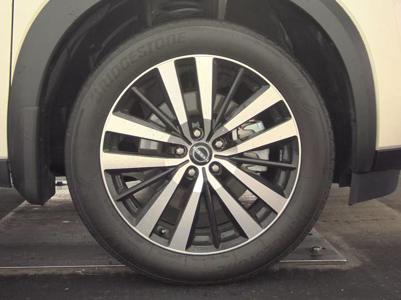 2024 Nissan Pathfinder Platinum FWD