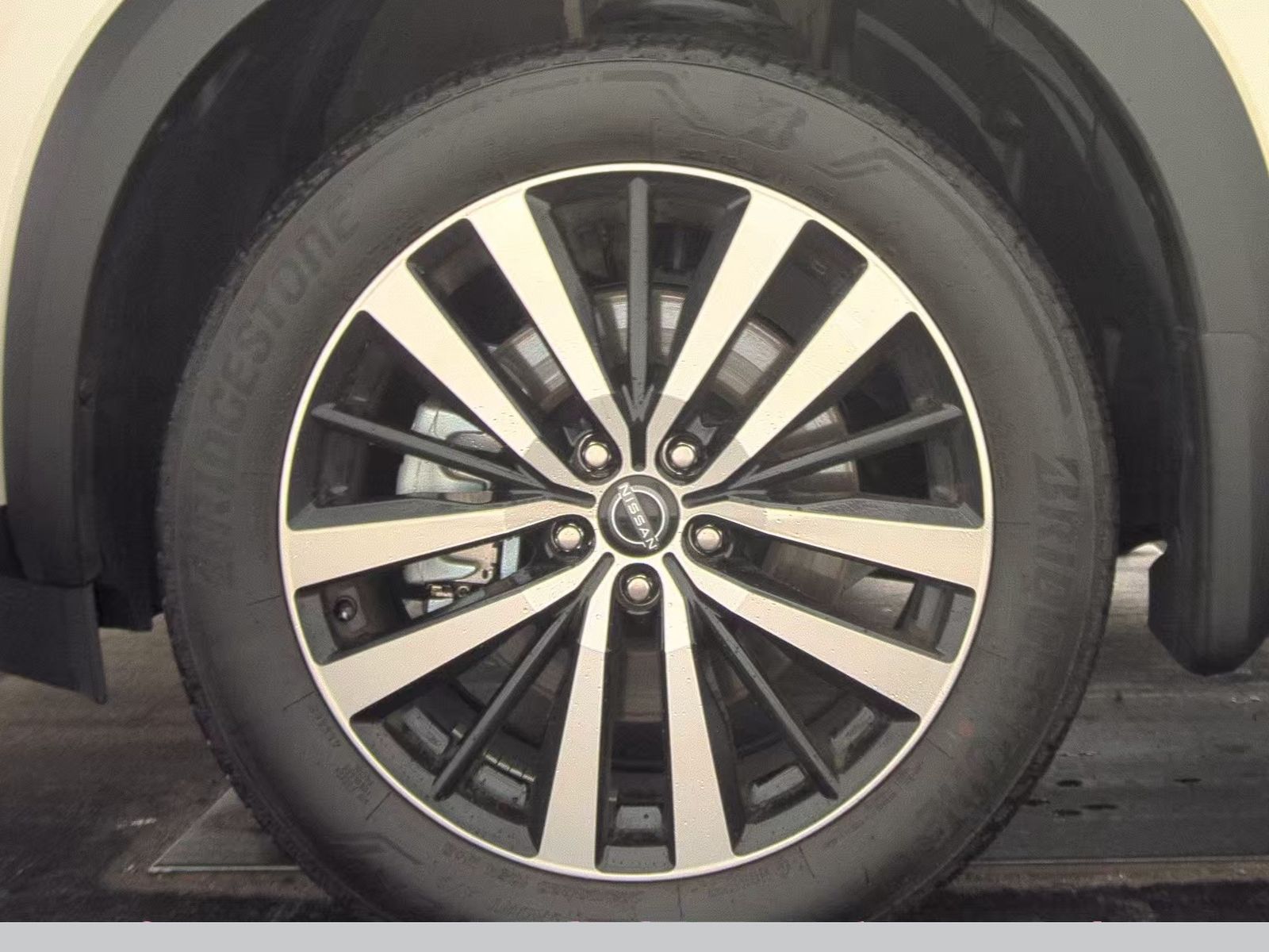 2024 Nissan Pathfinder Platinum FWD