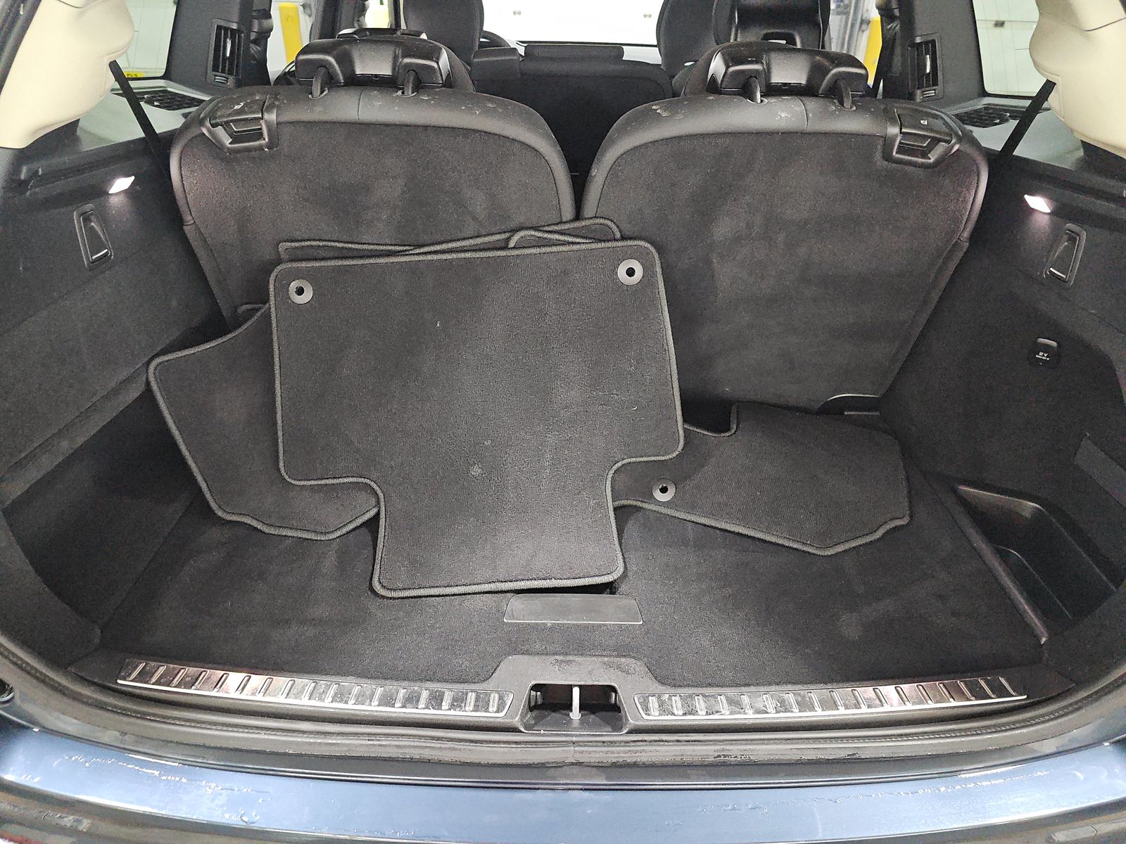 2025 Volvo XC90 B6 Plus AWD