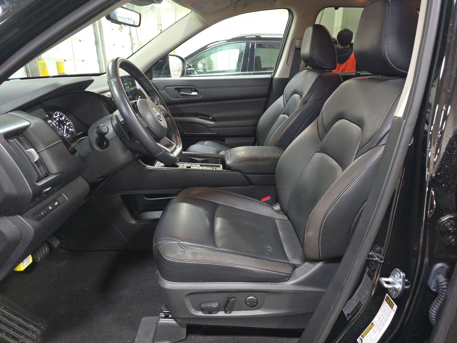 2023 Nissan Pathfinder SL FWD