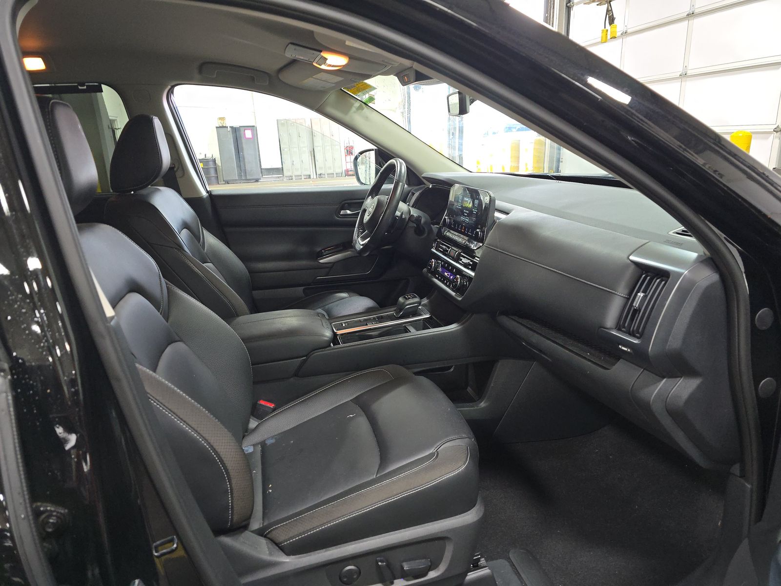 2023 Nissan Pathfinder SL FWD