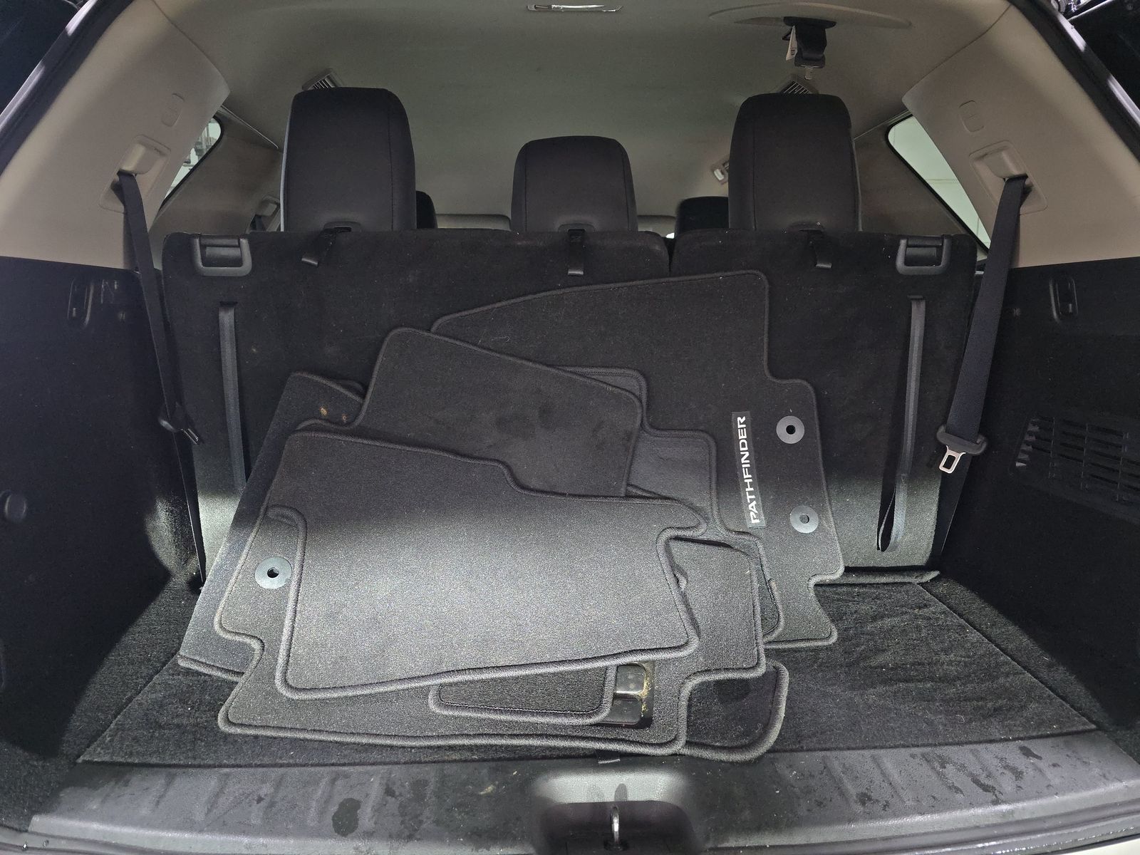 2023 Nissan Pathfinder SL FWD