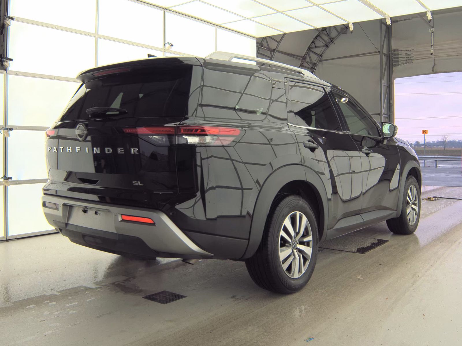 2023 Nissan Pathfinder SL FWD