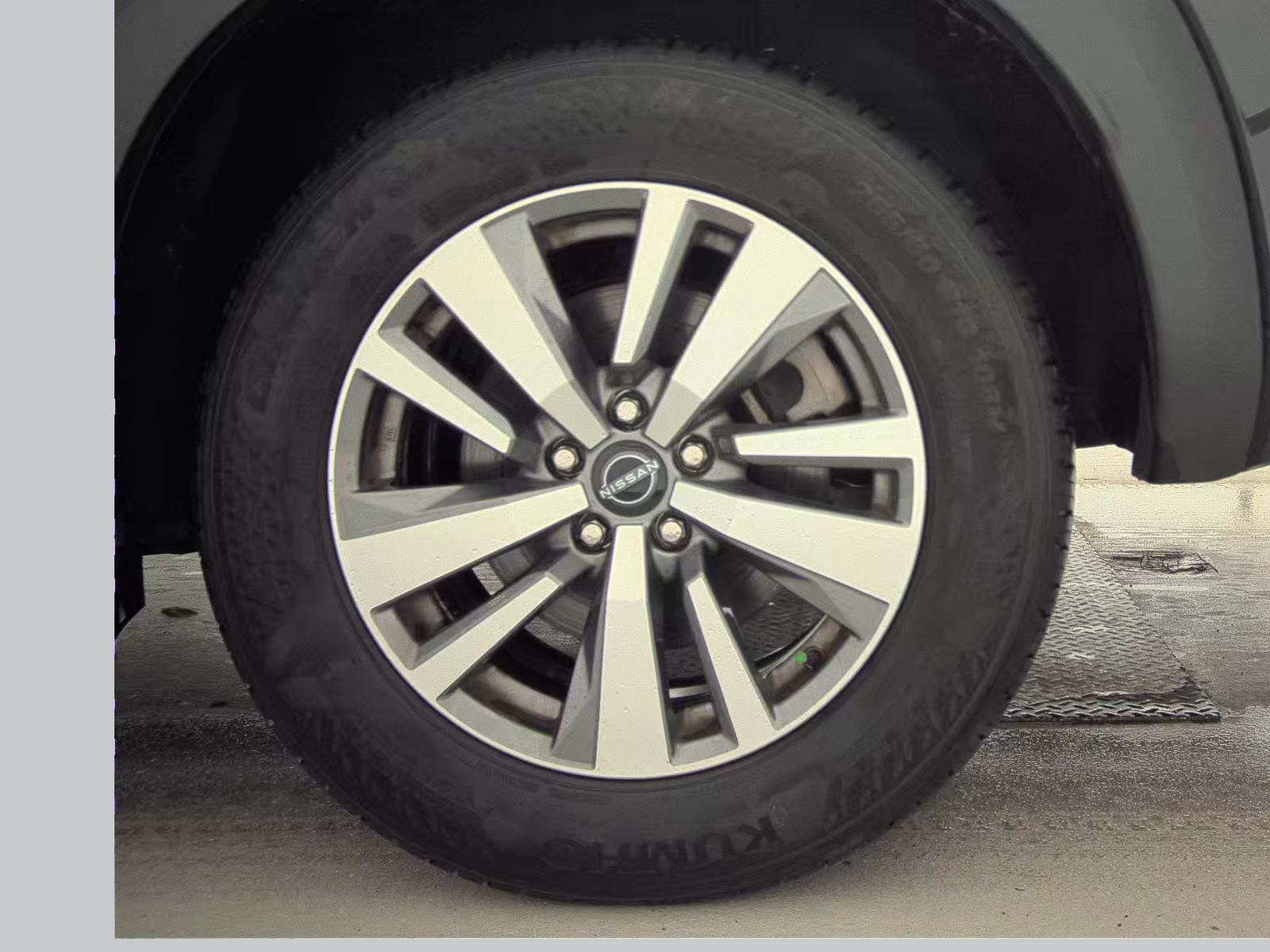 2023 Nissan Pathfinder SL FWD