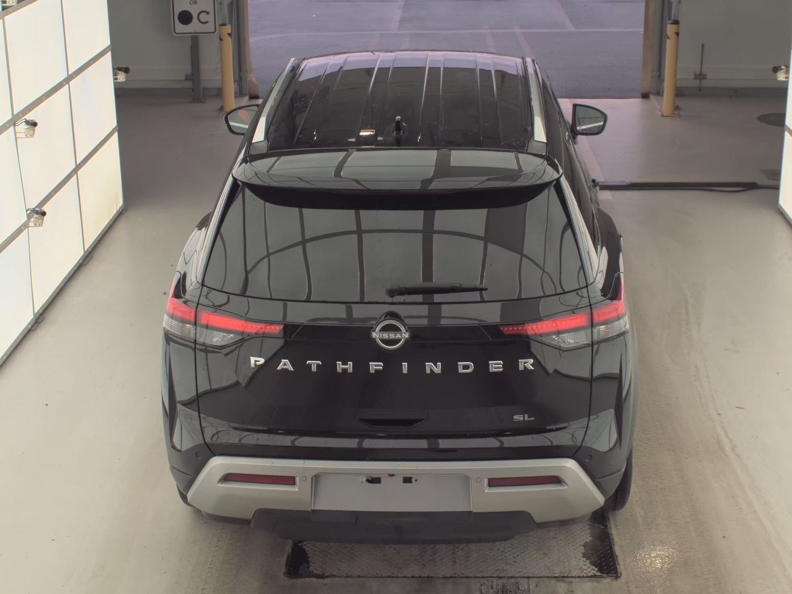 2023 Nissan Pathfinder SL FWD