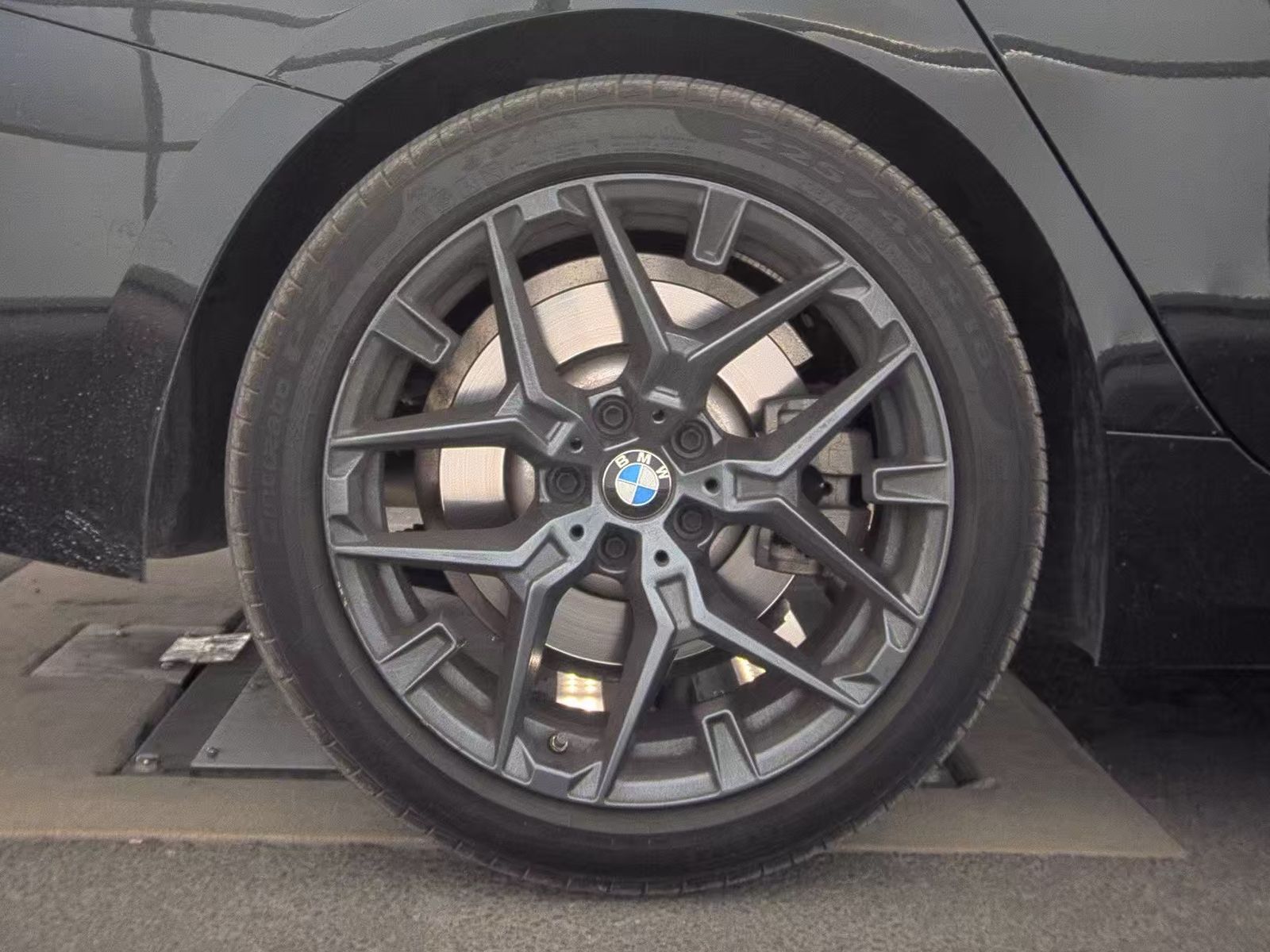 2025 BMW 3 Series 330i RWD