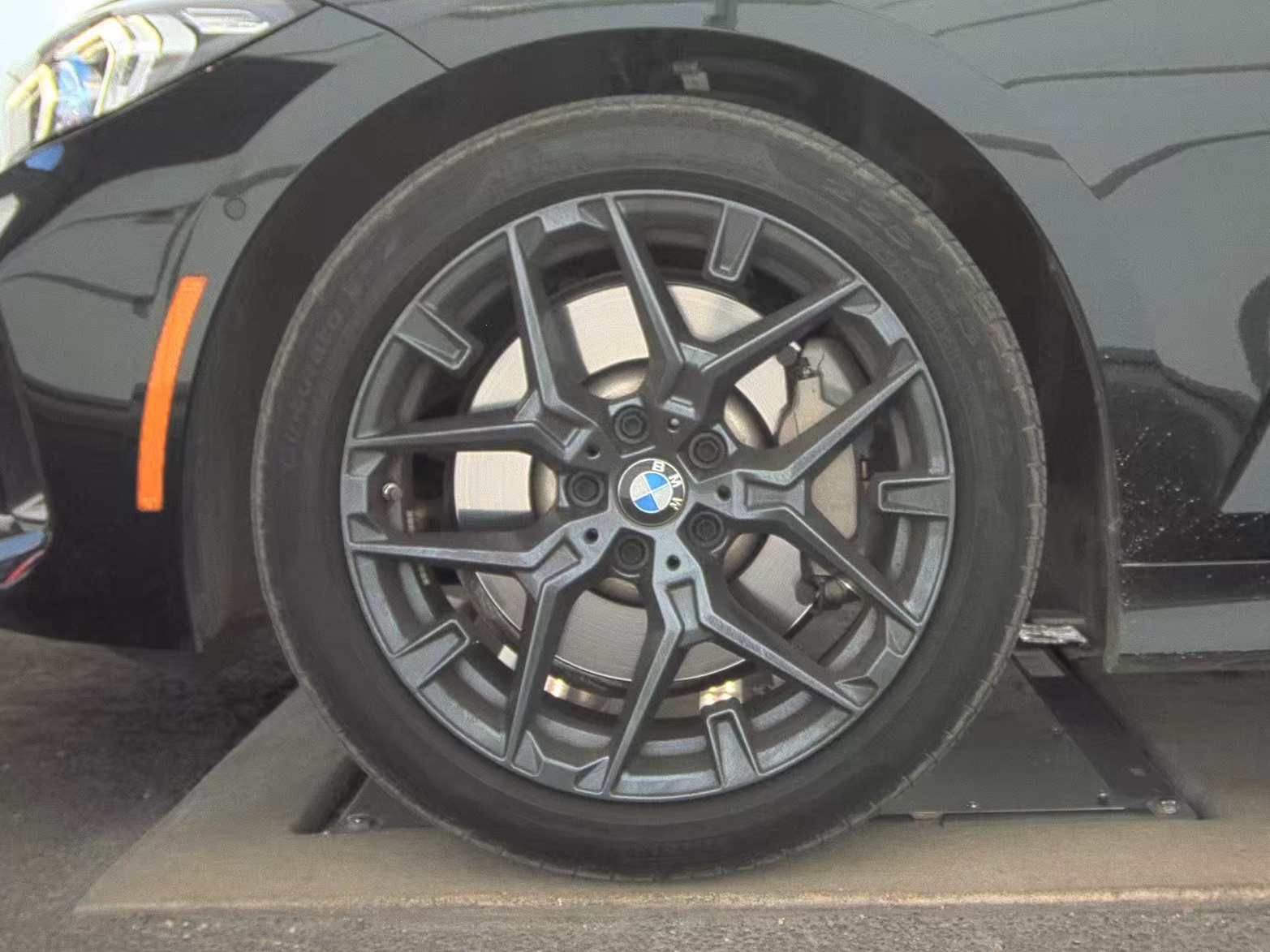 2025 BMW 3 Series 330i RWD