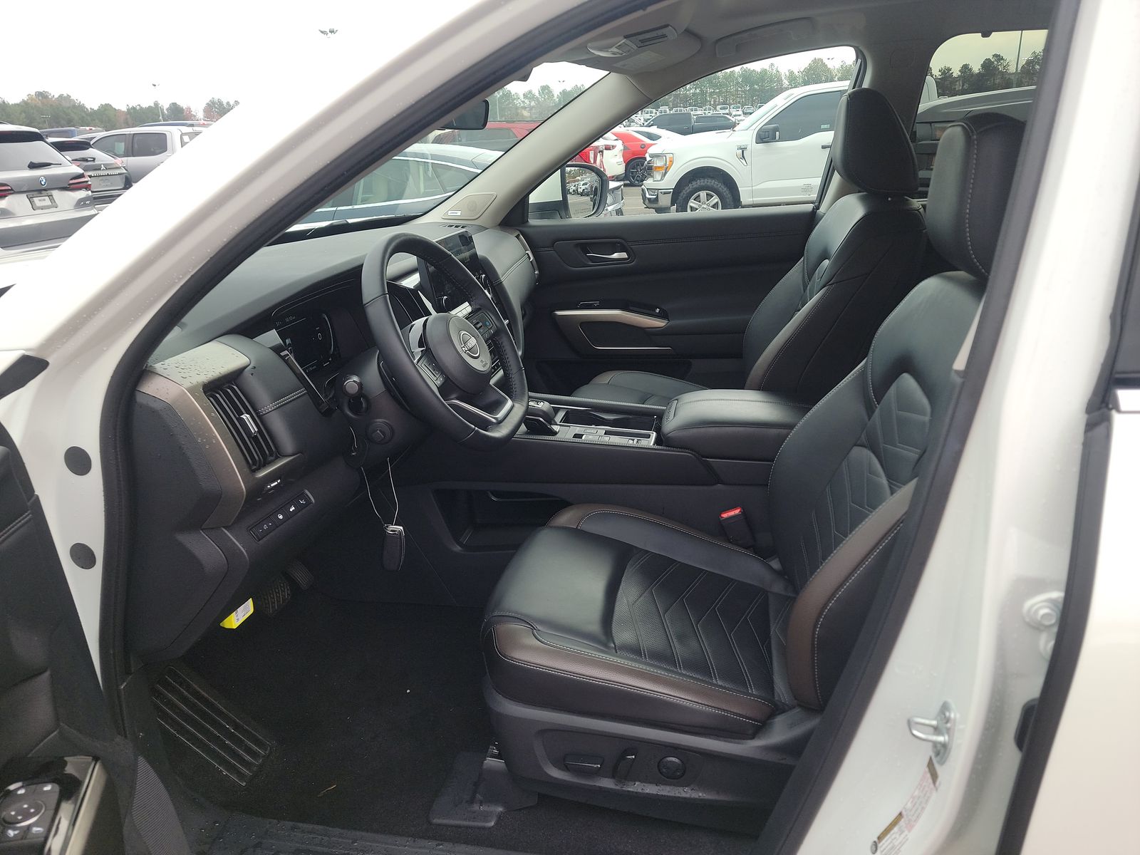 2024 Nissan Pathfinder Platinum FWD