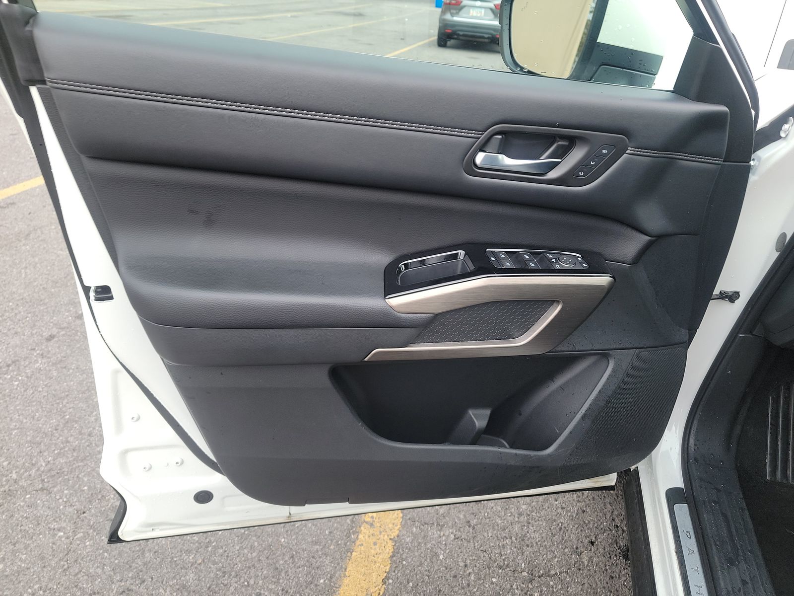 2024 Nissan Pathfinder Platinum FWD