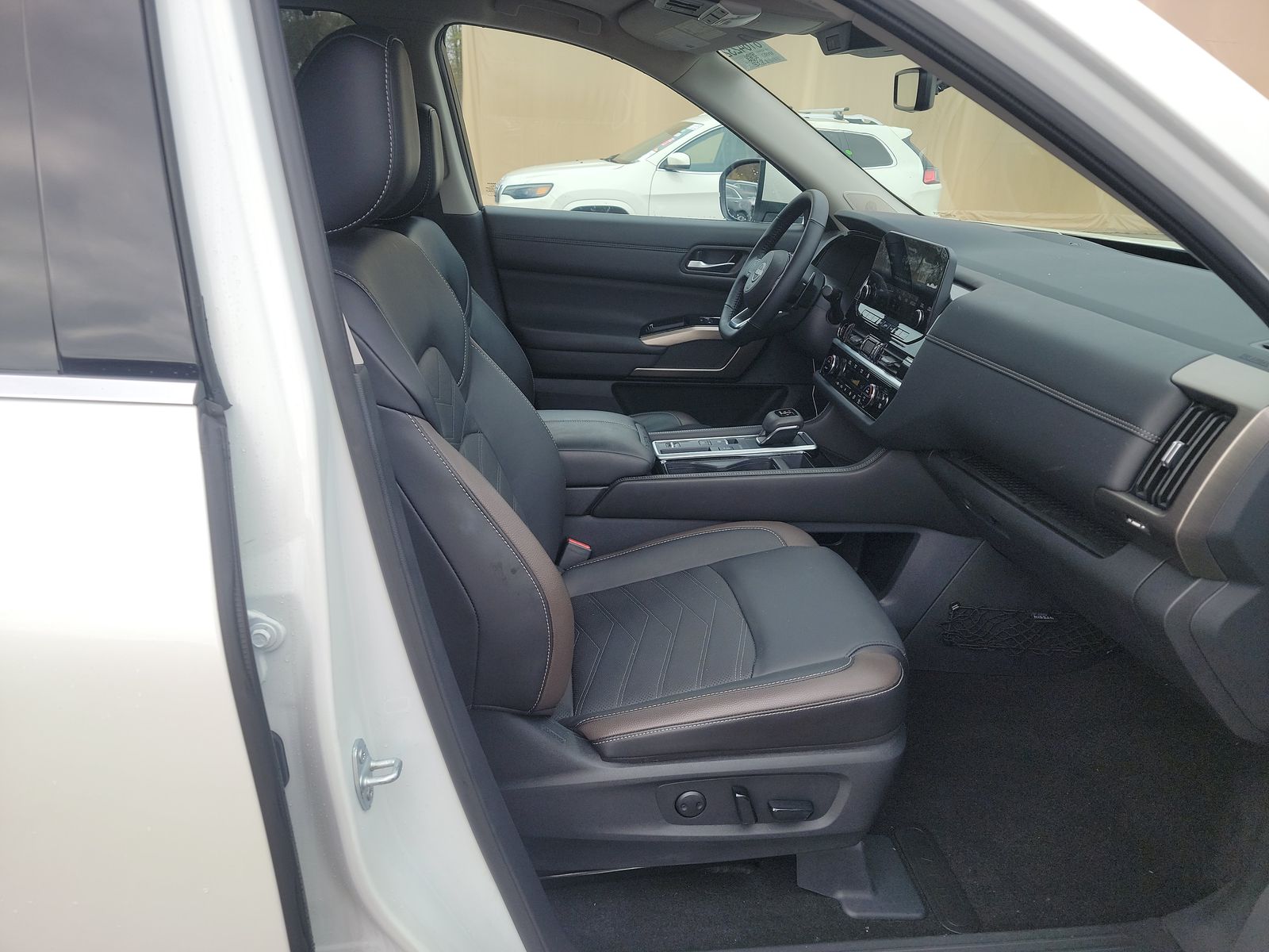 2024 Nissan Pathfinder Platinum FWD