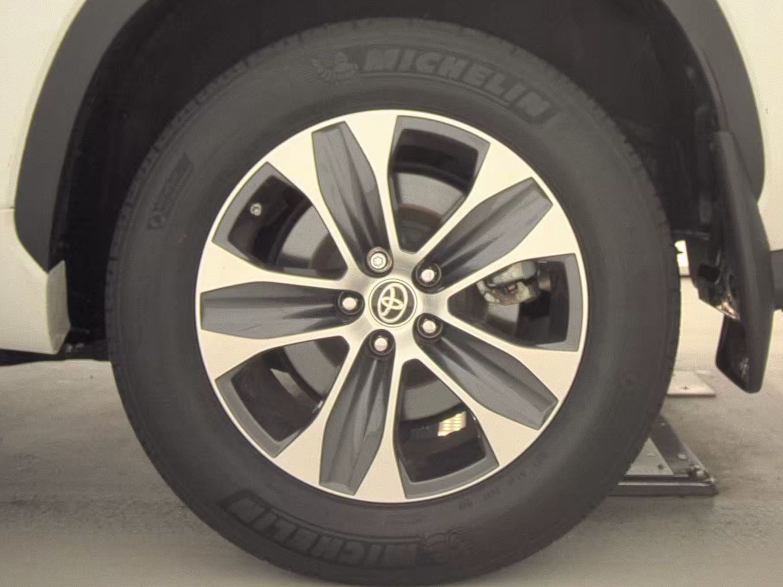 2022 Toyota Highlander XLE AWD