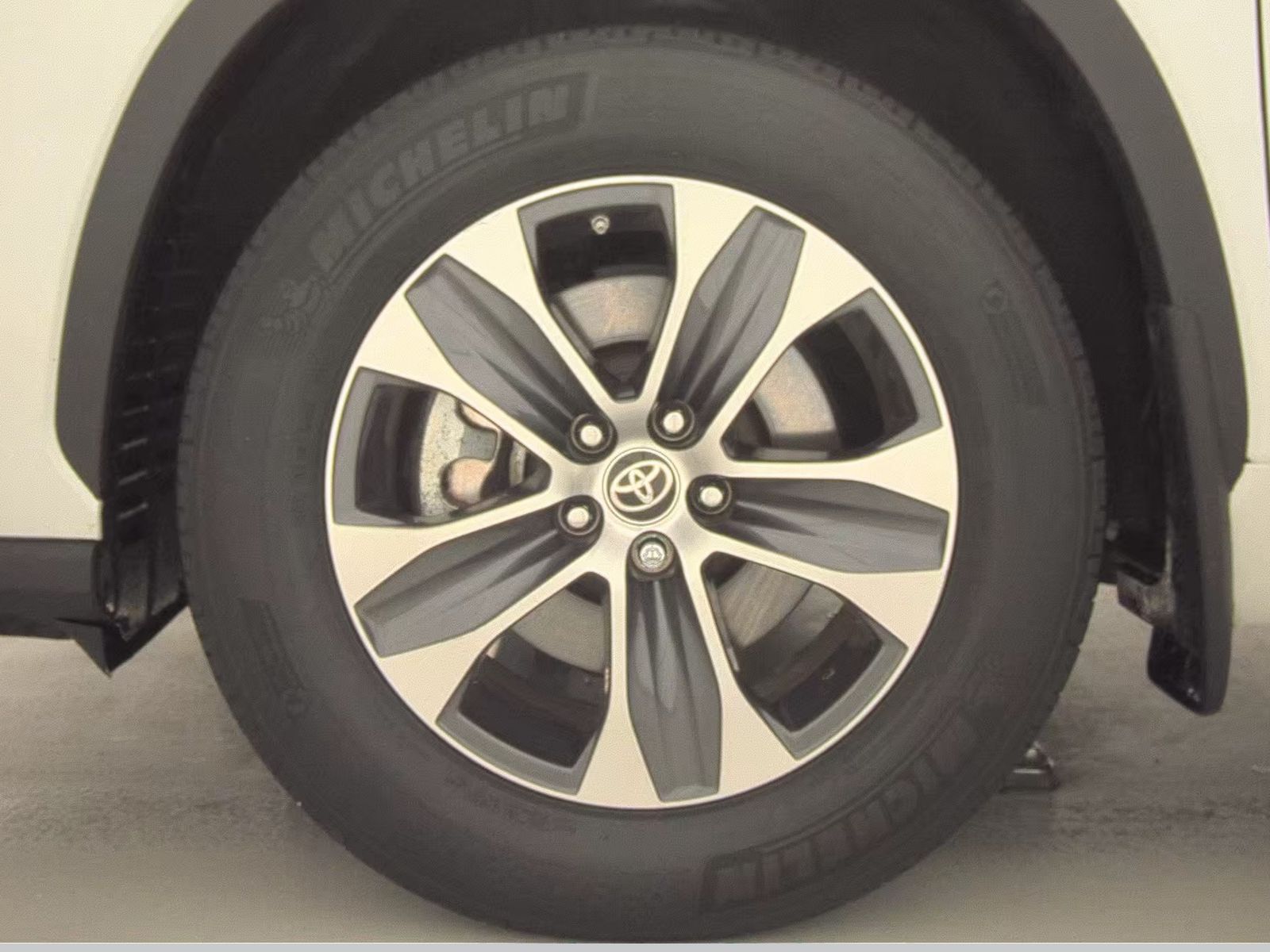 2022 Toyota Highlander XLE AWD