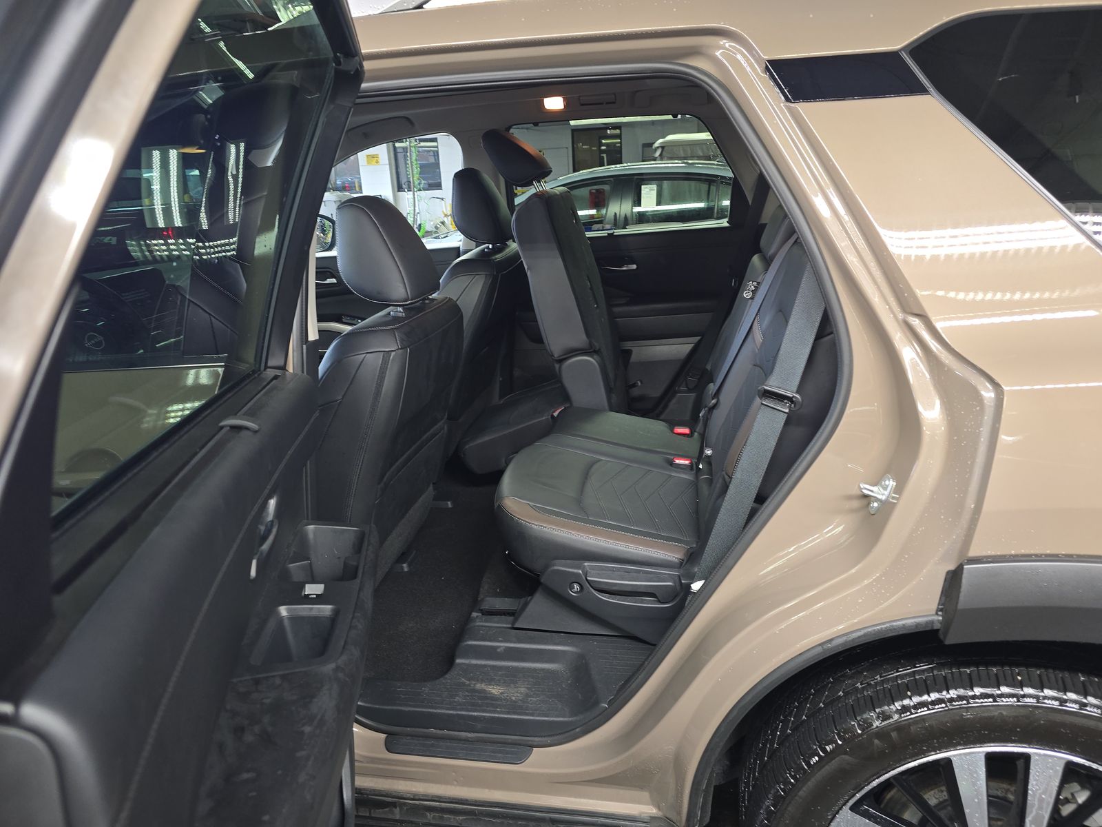 2024 Nissan Pathfinder Platinum FWD