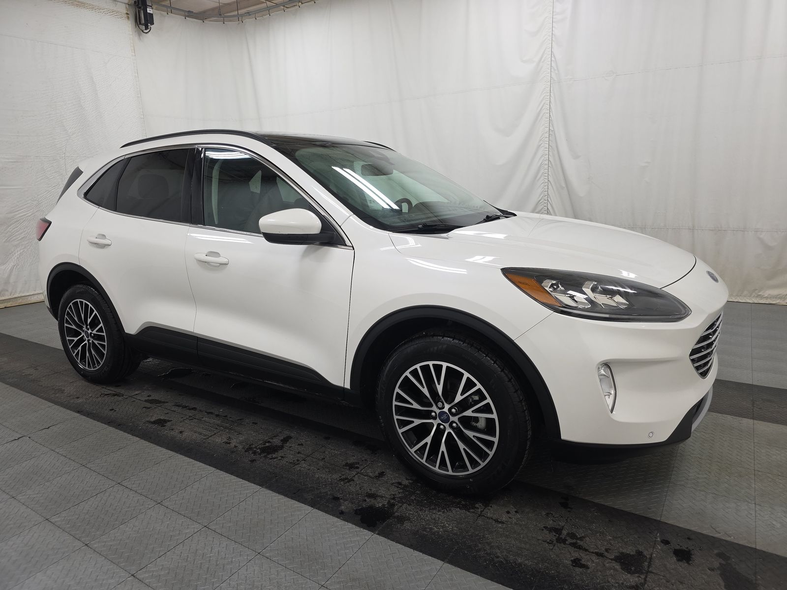 2022 Ford Escape Plug-In Hybrid Titanium FWD