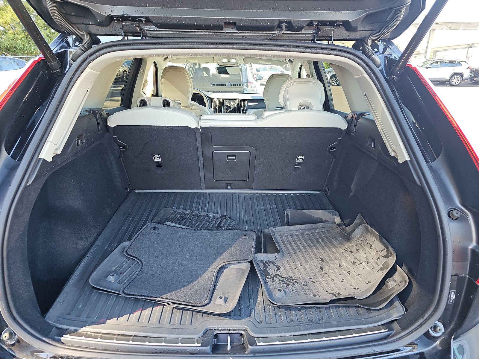 2024 Volvo XC60 B5 Plus AWD