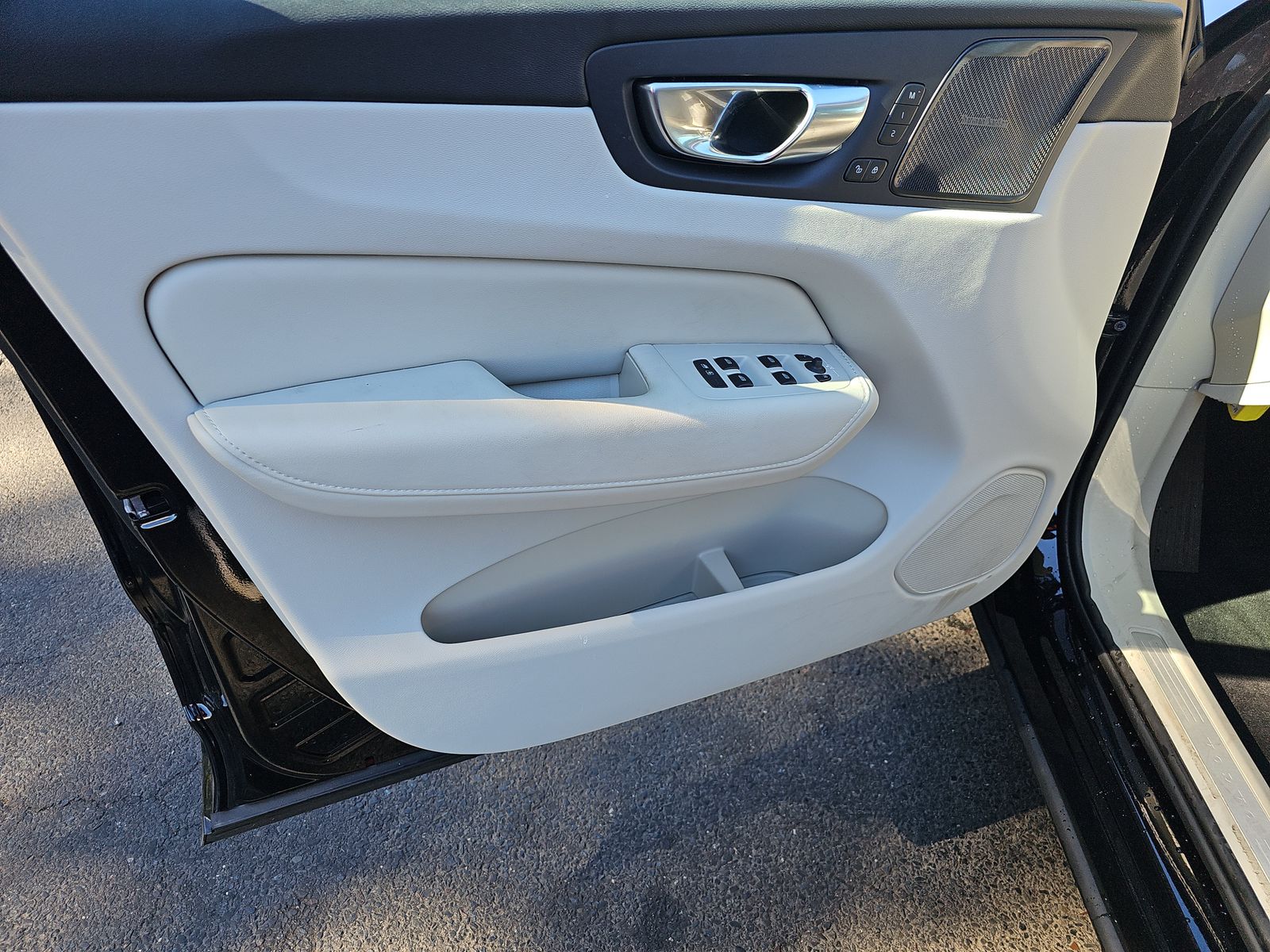 2024 Volvo XC60 B5 Plus AWD