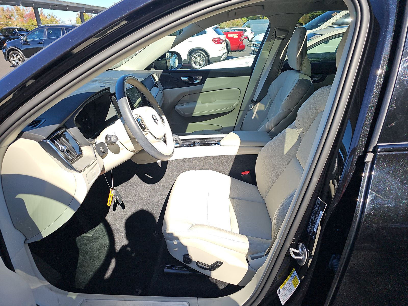 2024 Volvo XC60 B5 Plus AWD