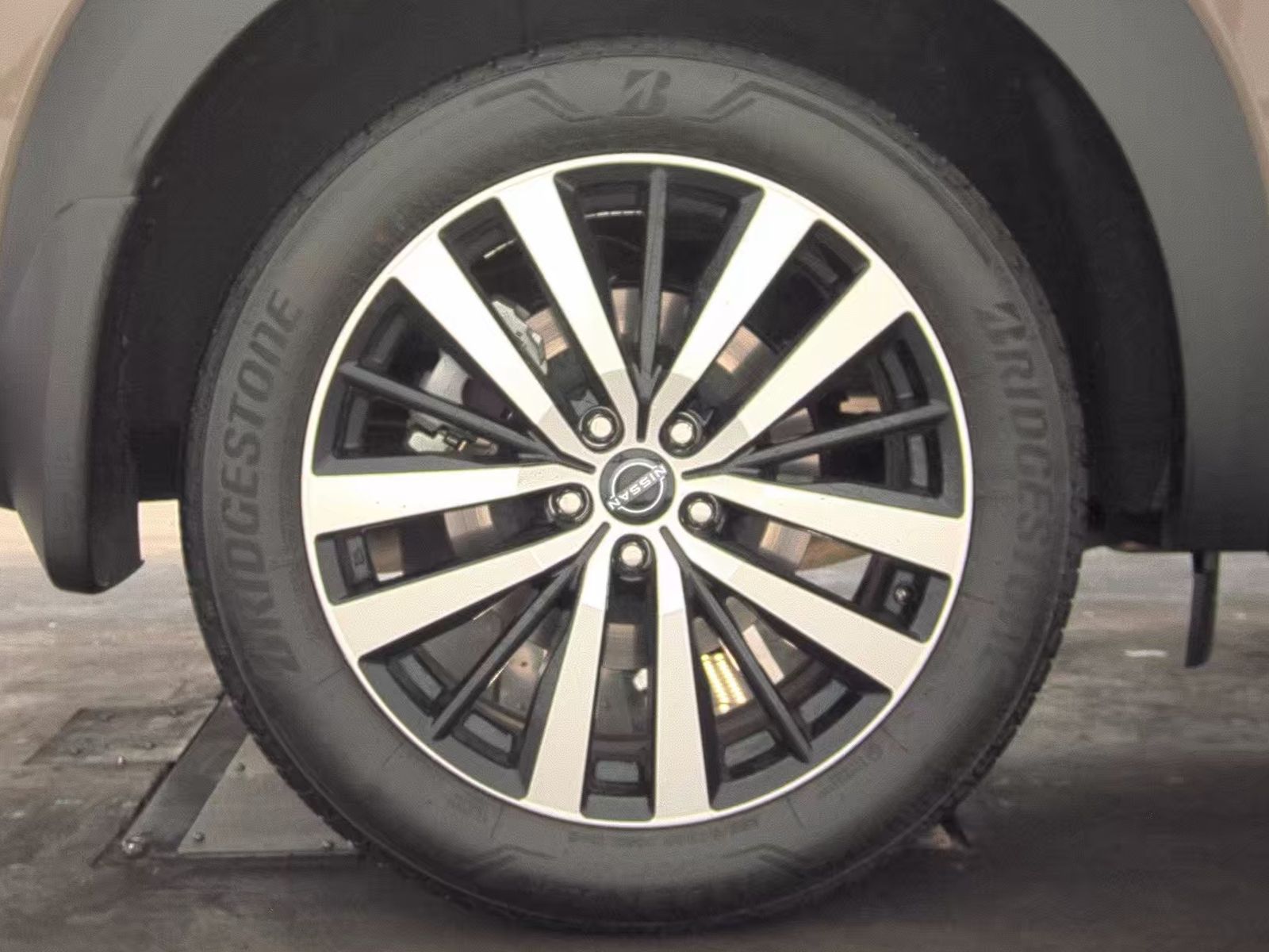 2024 Nissan Pathfinder Platinum FWD