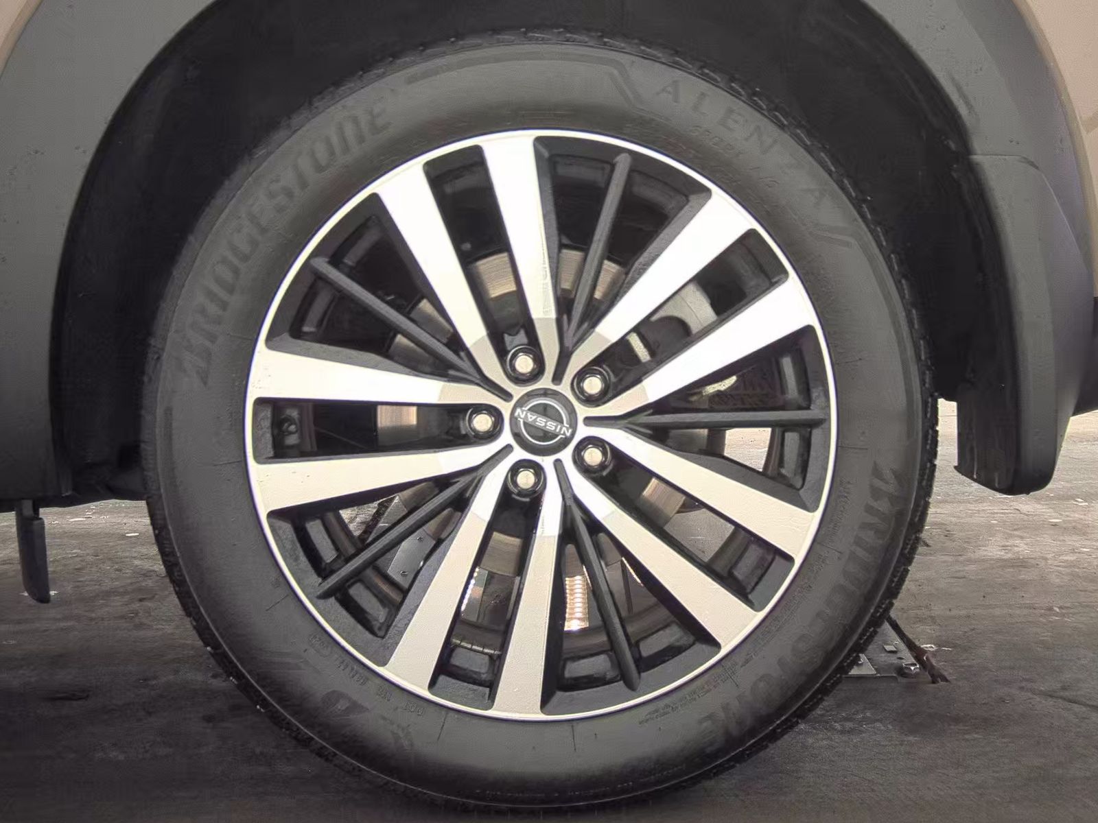 2024 Nissan Pathfinder Platinum FWD