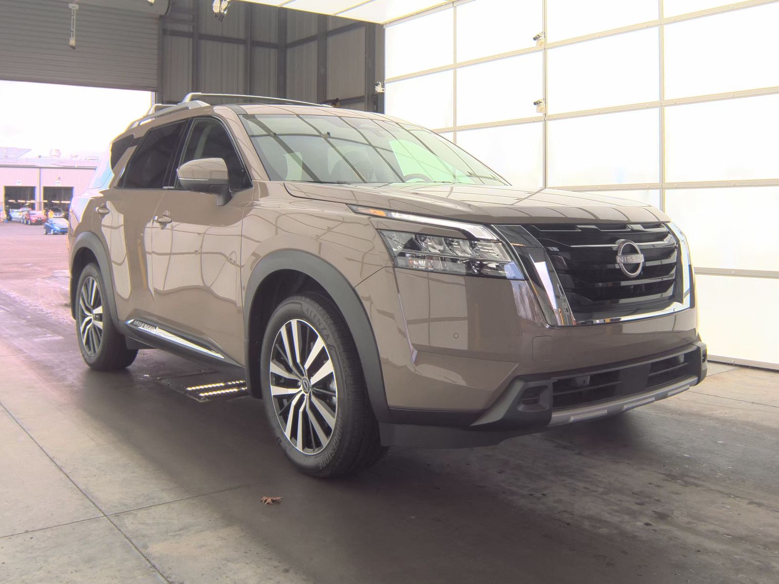 2024 Nissan Pathfinder Platinum FWD