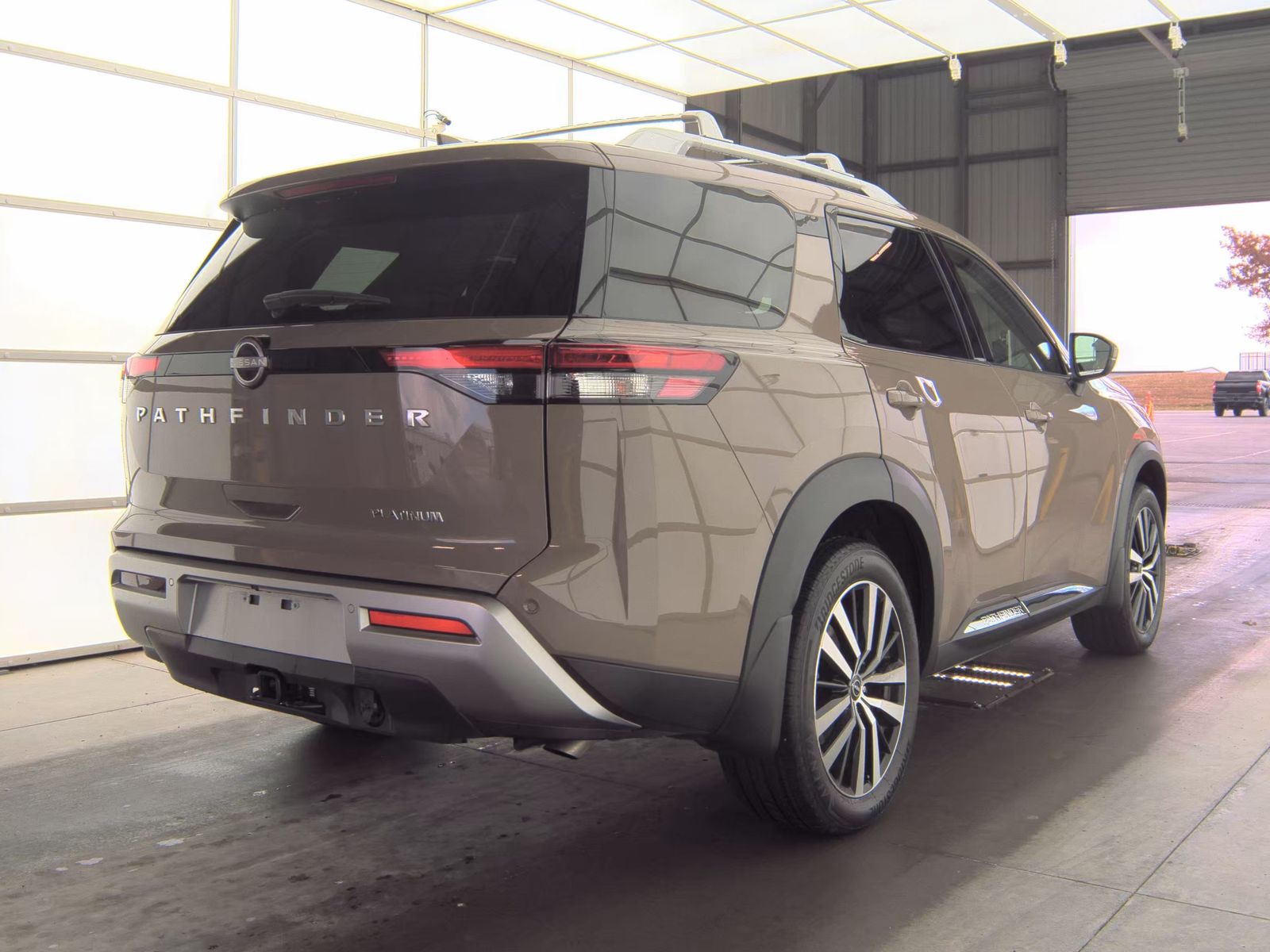 2024 Nissan Pathfinder Platinum FWD