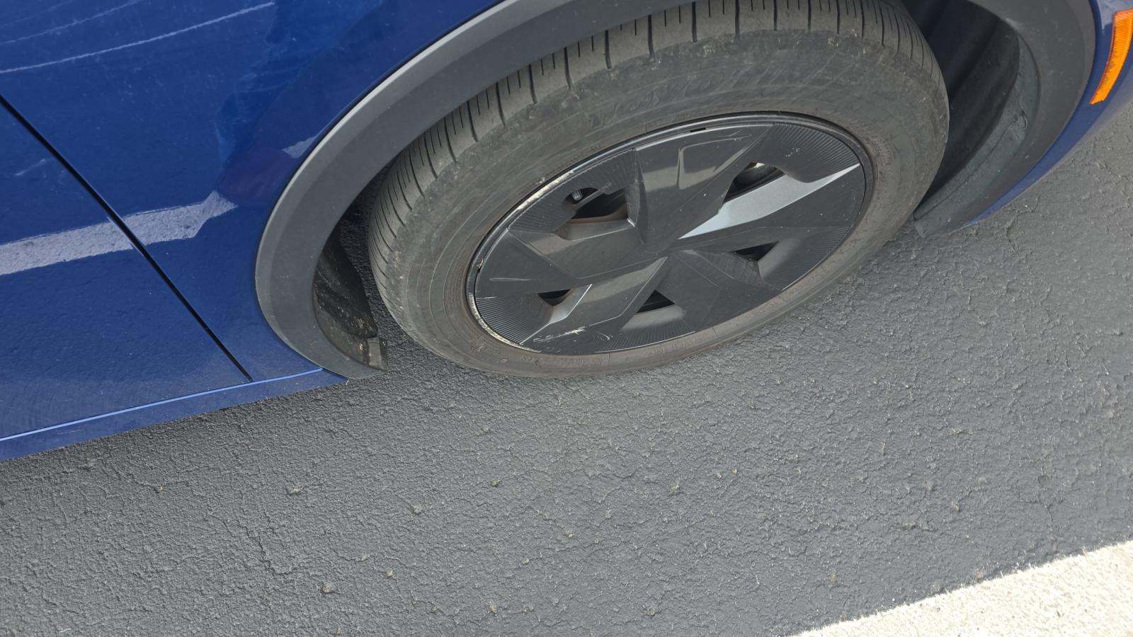 2025 Toyota Prius LE FWD