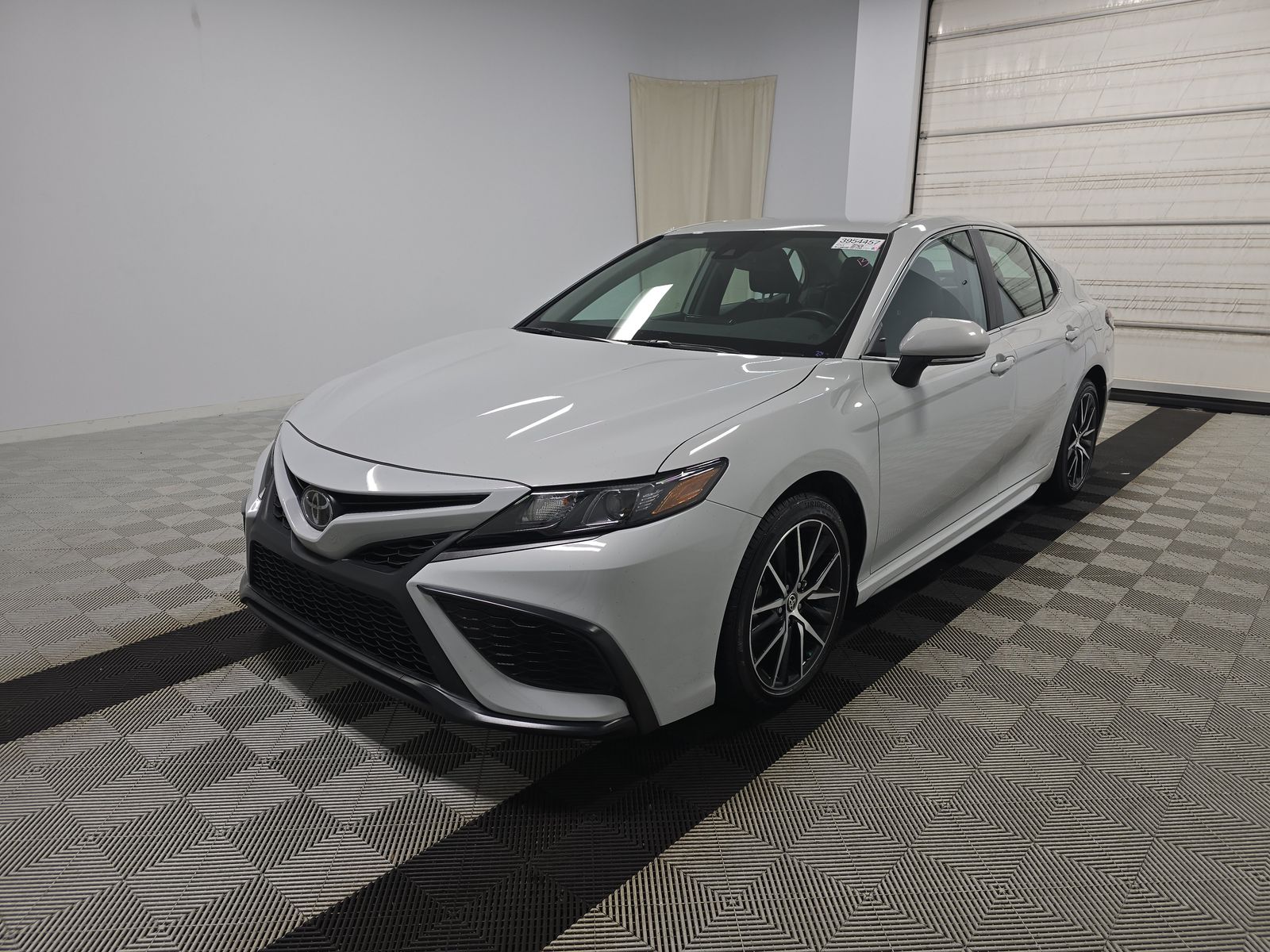 2024 Toyota Camry SE FWD