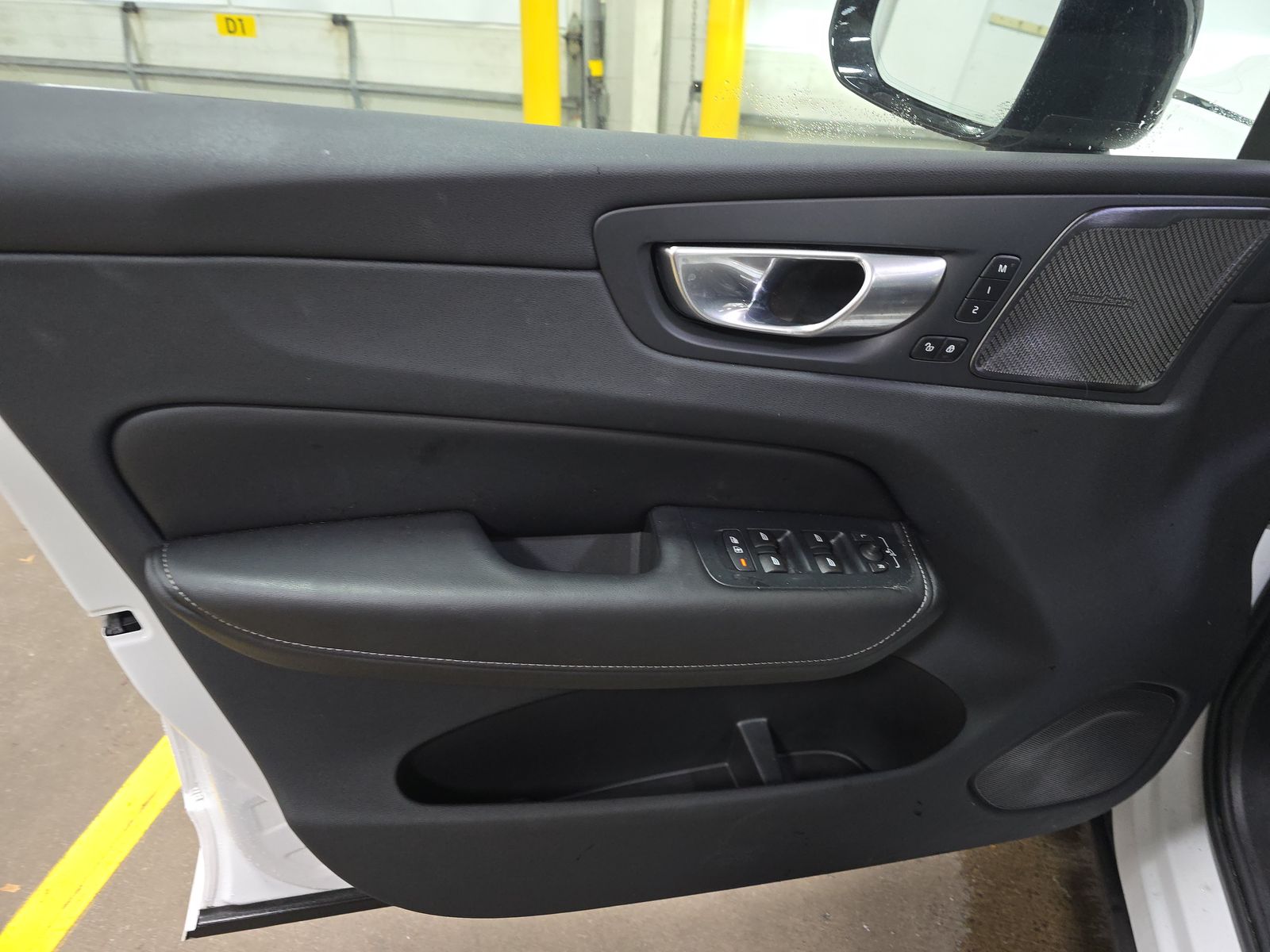 2024 Volvo XC60 B5 Ultimate AWD