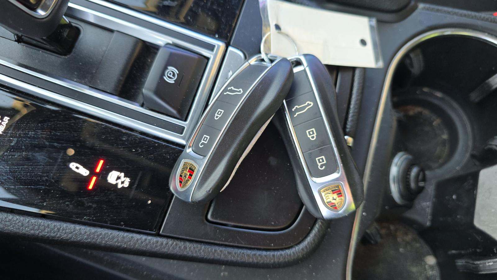 2022 Porsche Cayenne Platinum Edition AWD