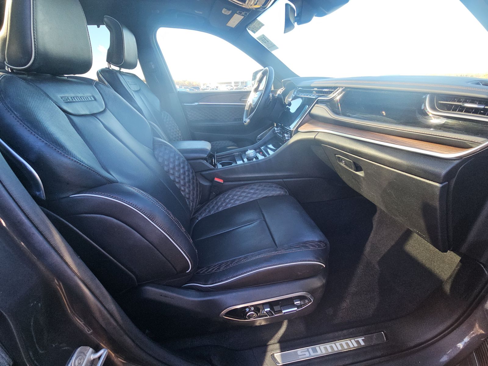 2023 Jeep Grand Cherokee Summit AWD