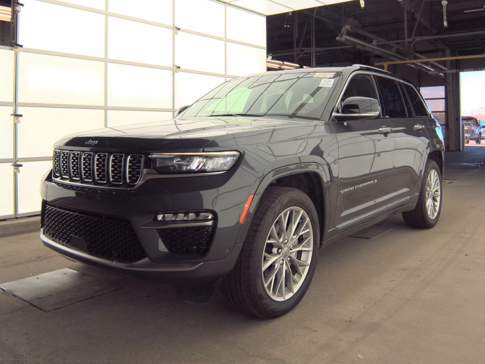 2023 Jeep Grand Cherokee Summit AWD