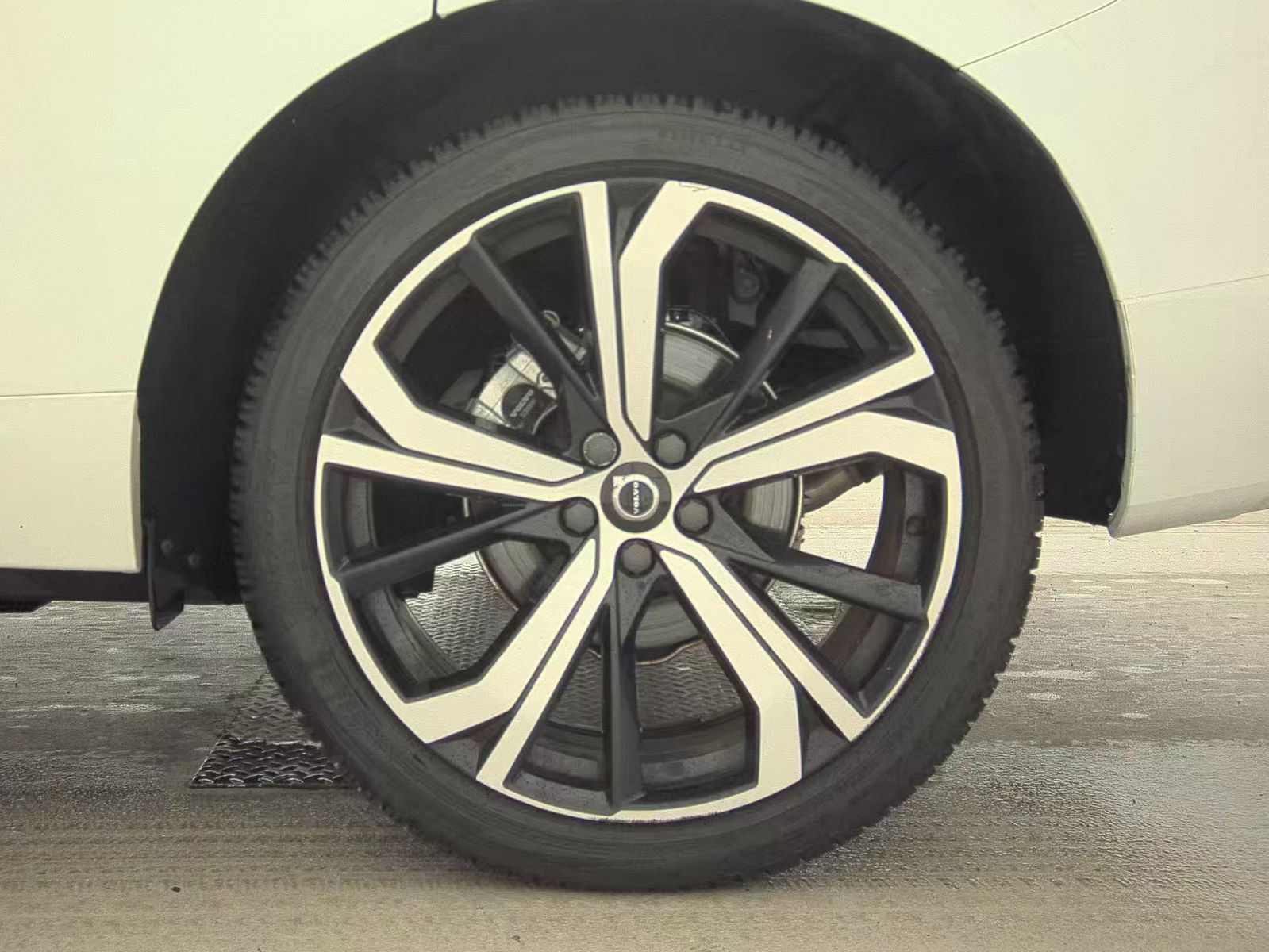 2024 Volvo XC60 B5 Ultimate AWD