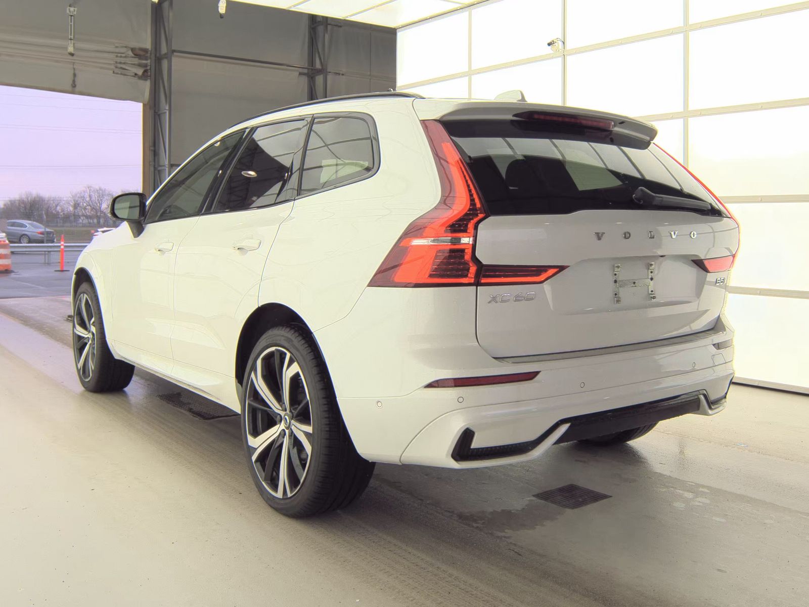 2024 Volvo XC60 B5 Ultimate AWD