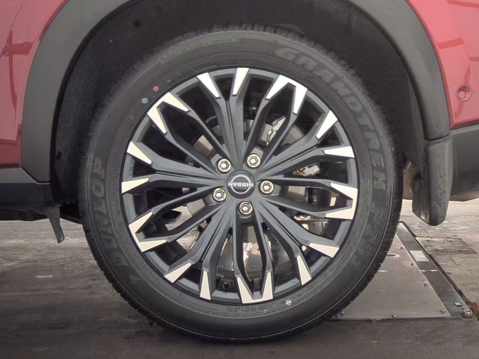 2025 Nissan Rogue SL FWD