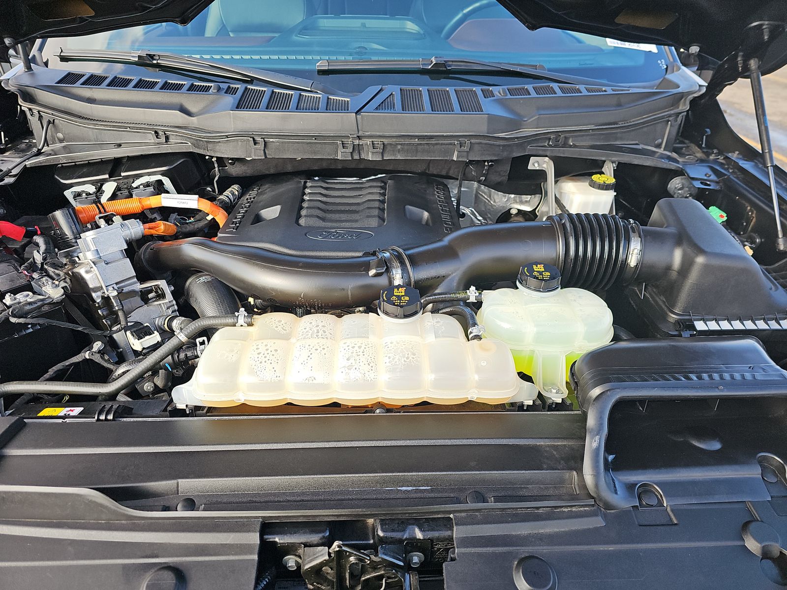 2023 Ford F-150 Hybrid Lariat AWD