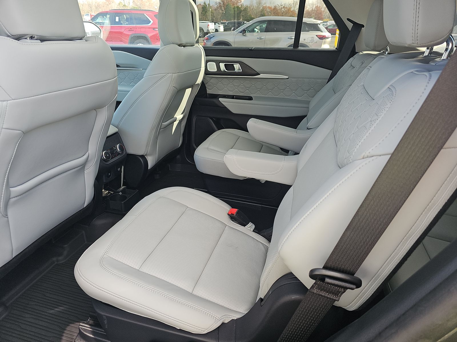 2025 Ford Explorer Platinum AWD