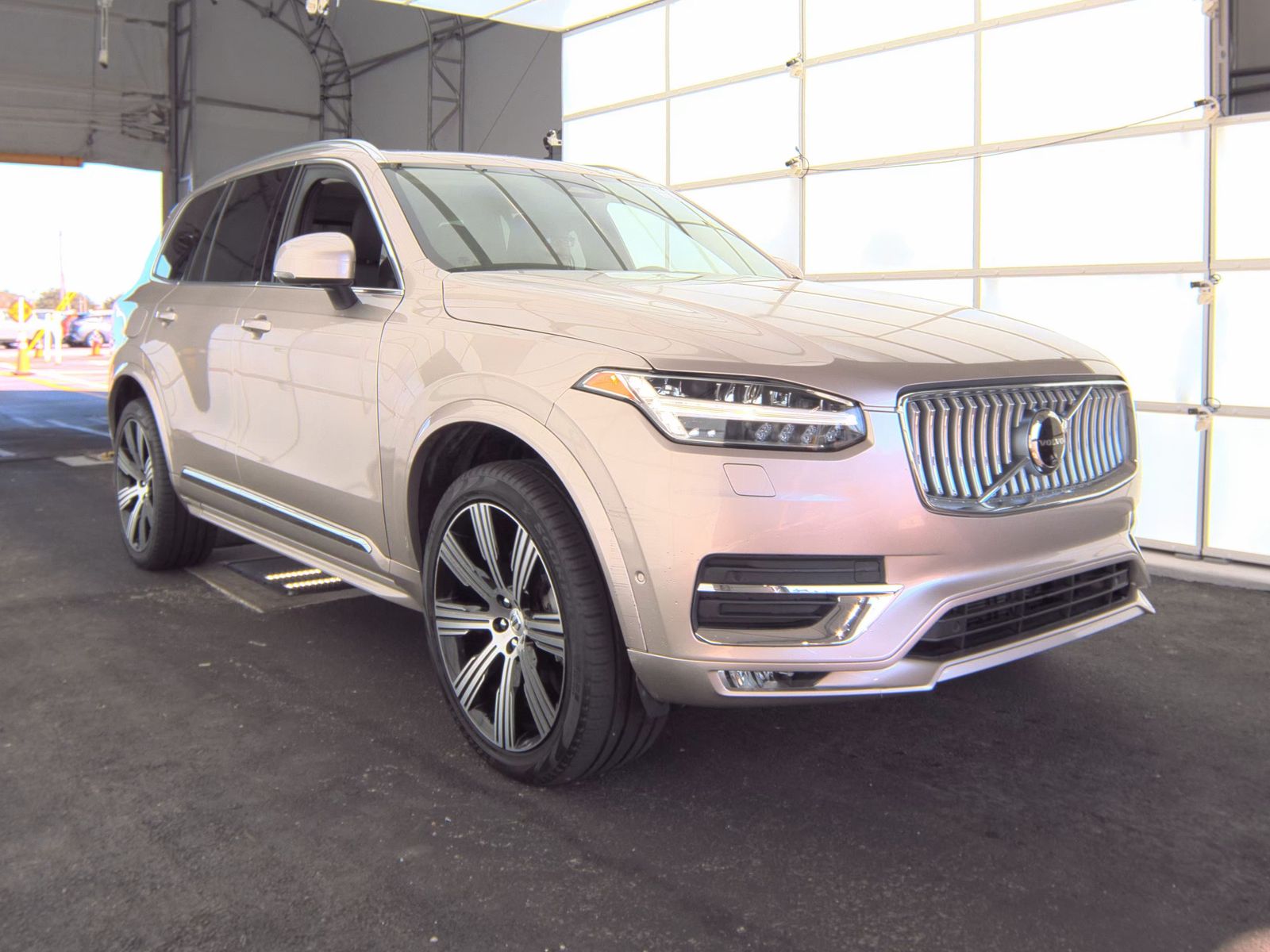 2024 Volvo XC90 B5 Plus AWD