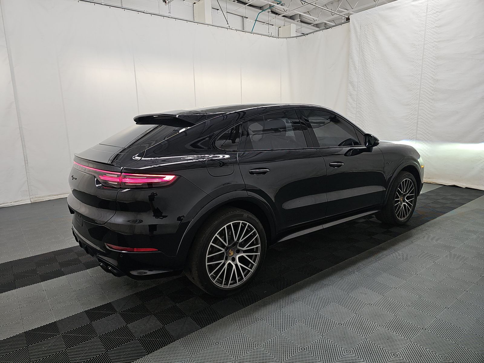 2022 Porsche Cayenne E-Hybrid Platinum Edition AWD