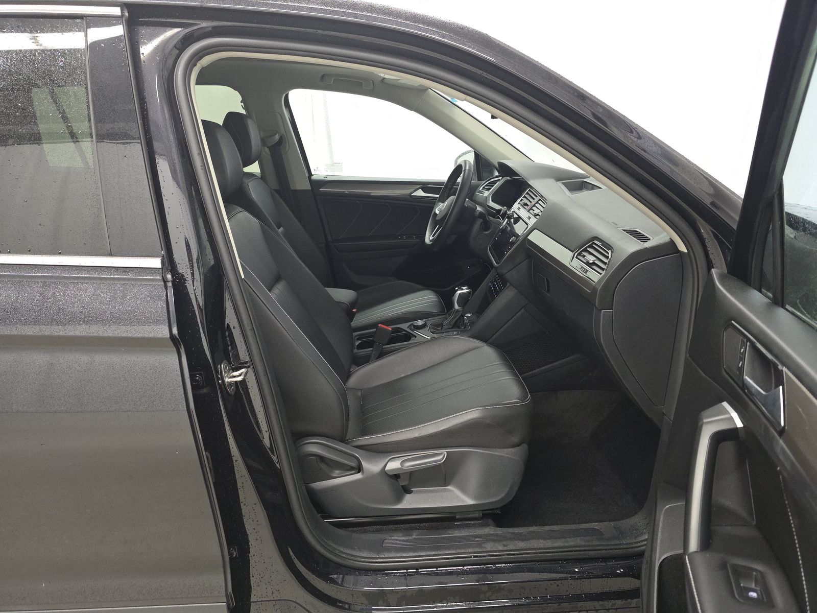 2024 Volkswagen Tiguan 2.0T SE AWD