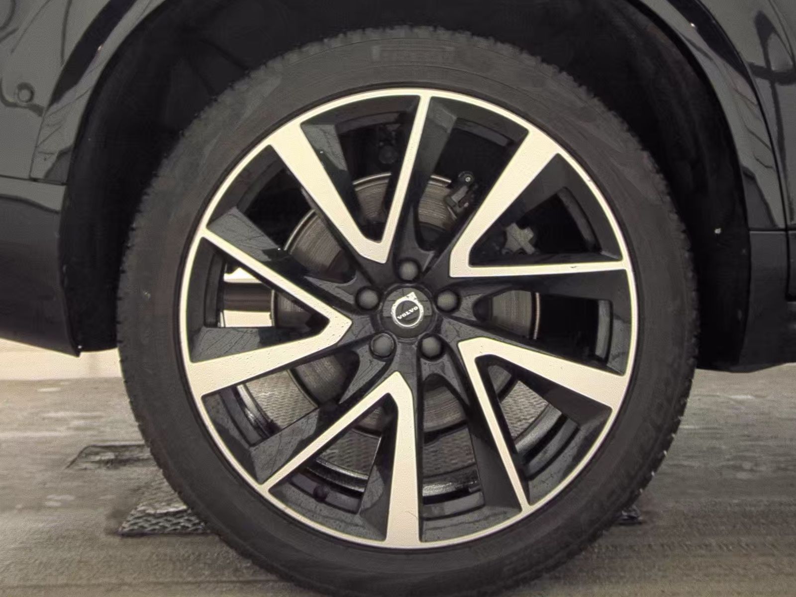 2024 Volvo XC90 B5 Plus AWD