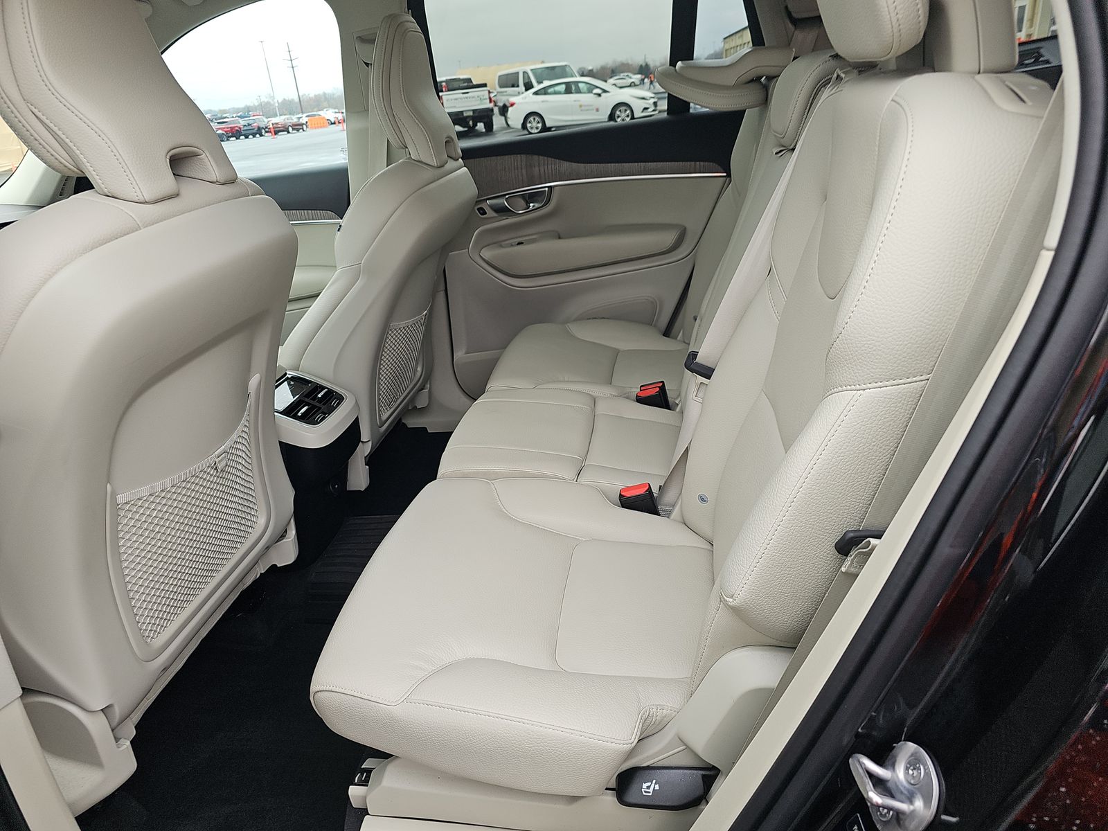 2024 Volvo XC90 B5 Plus AWD