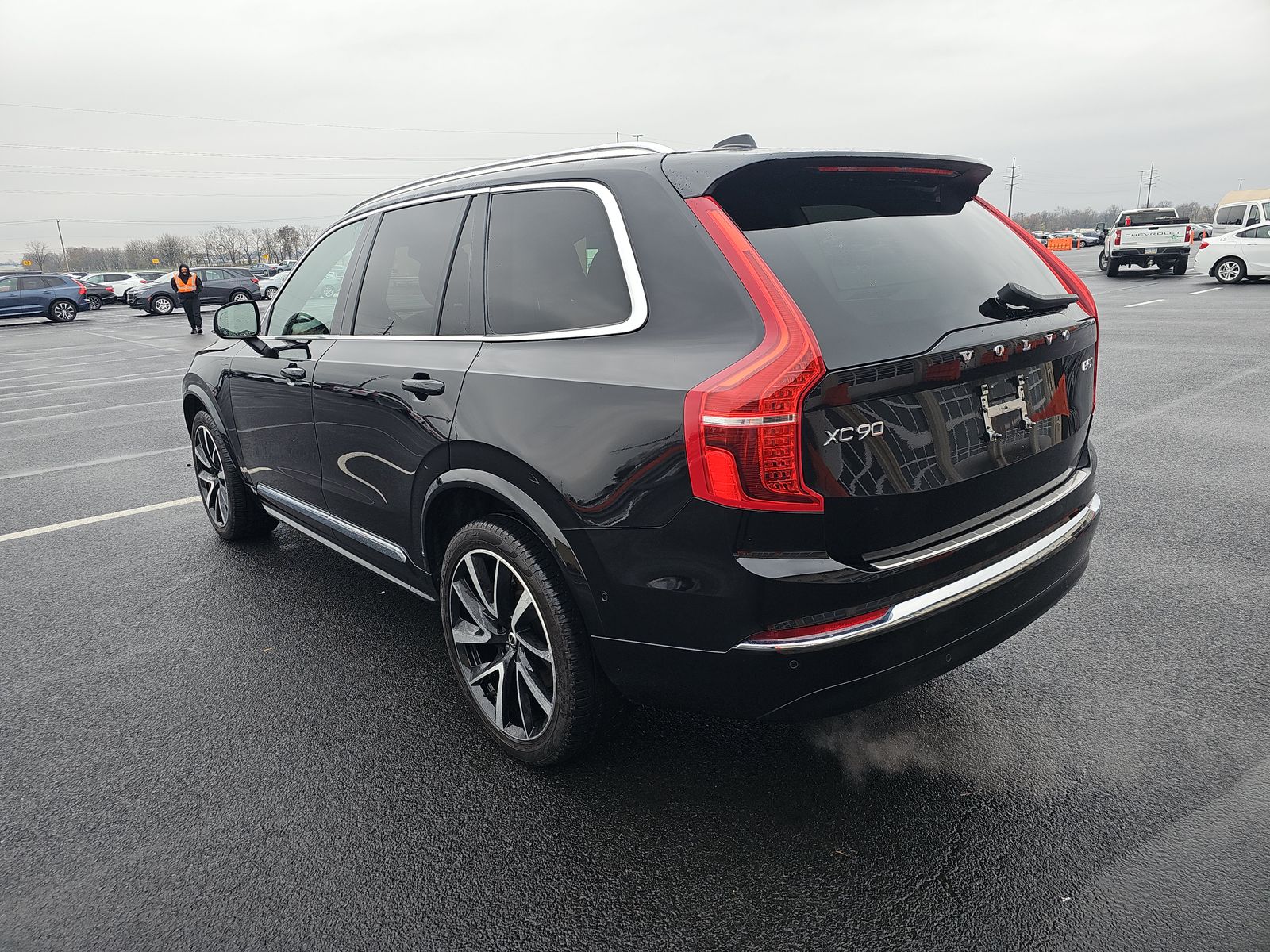 2024 Volvo XC90 B5 Plus AWD